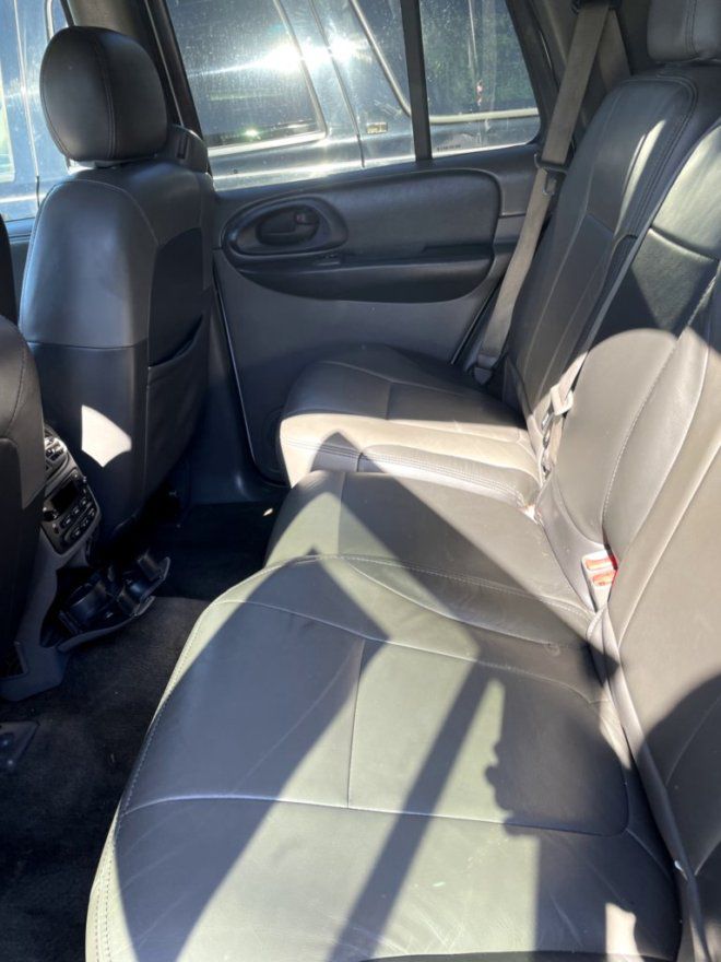 Photo 8 of this CHEVROLET TRAILBLAZER