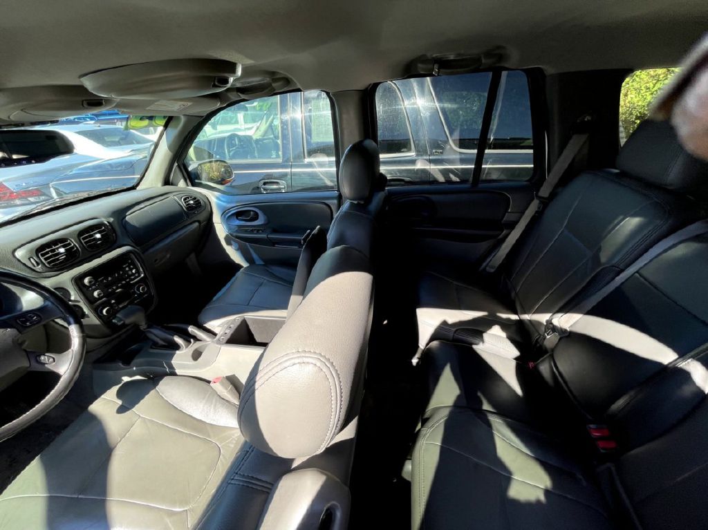 Photo 10 of this CHEVROLET TRAILBLAZER