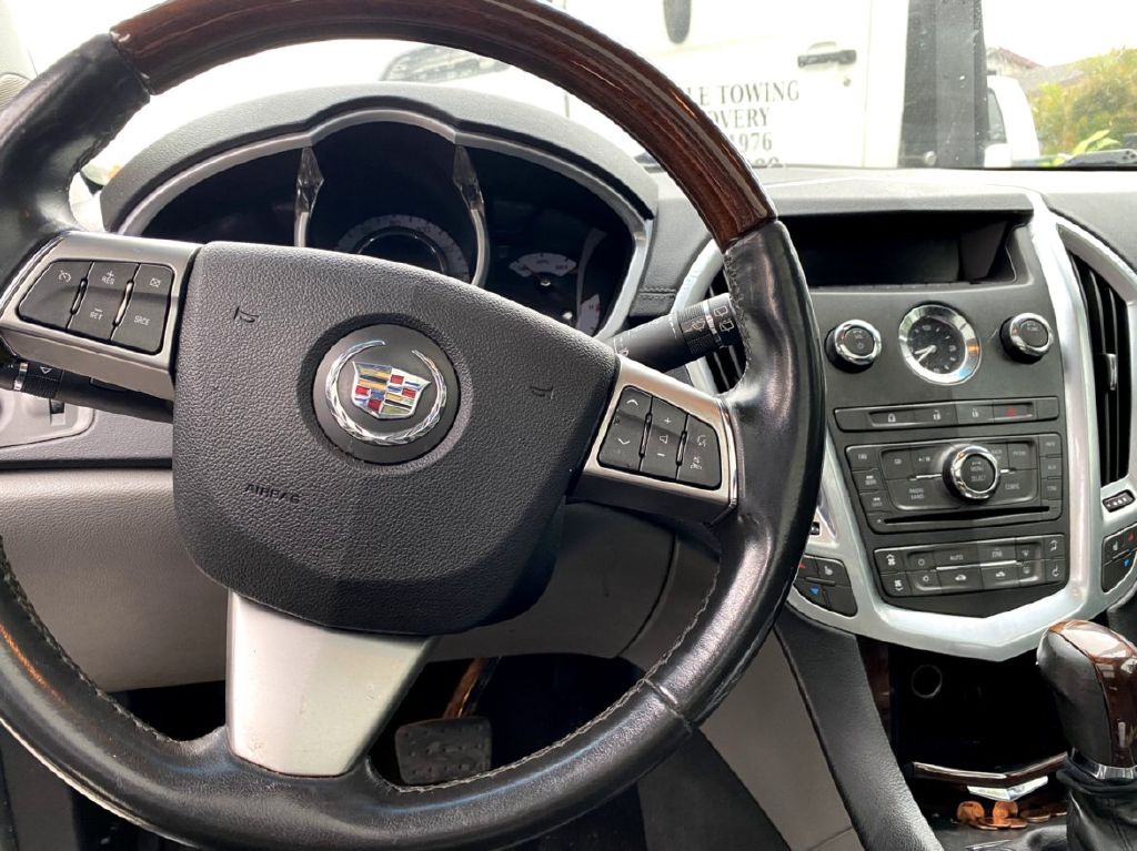 Photo 5 of this CADILLAC SRX