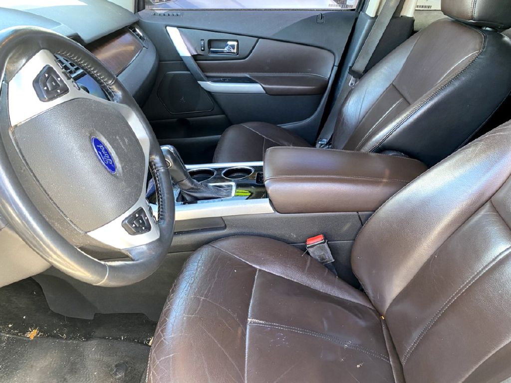 Photo 6 of this FORD EDGE