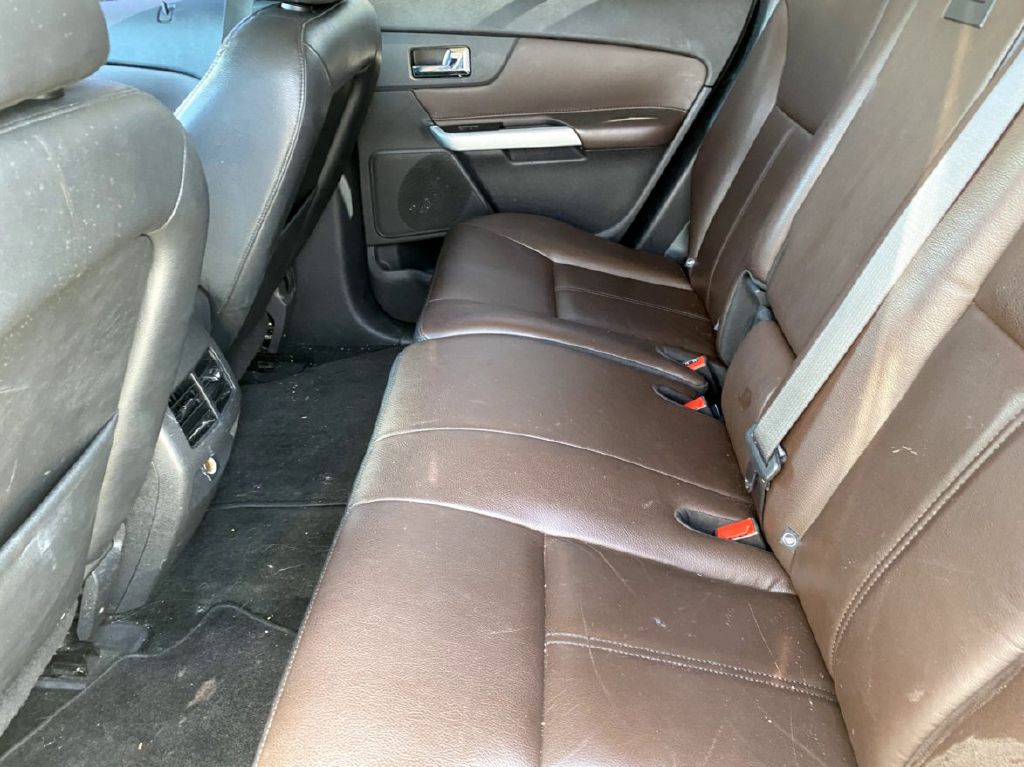 Photo 10 of this FORD EDGE