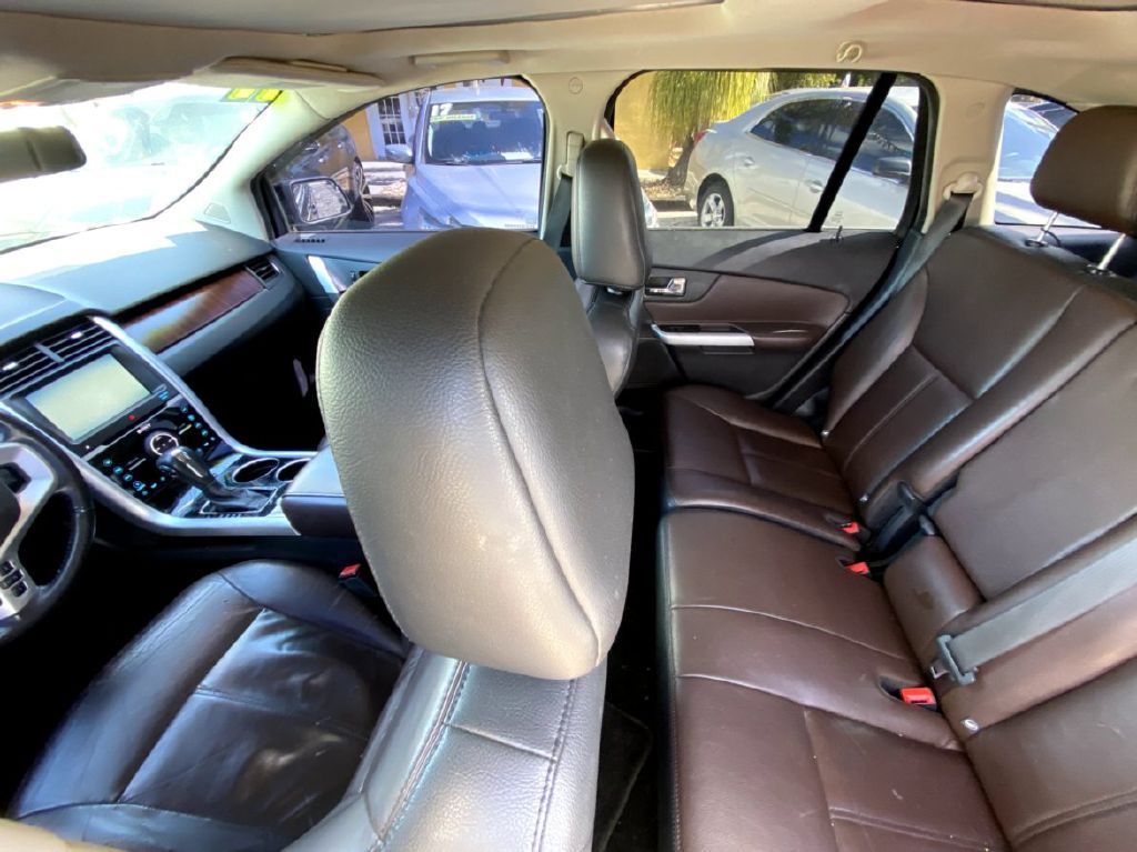 Photo 11 of this FORD EDGE
