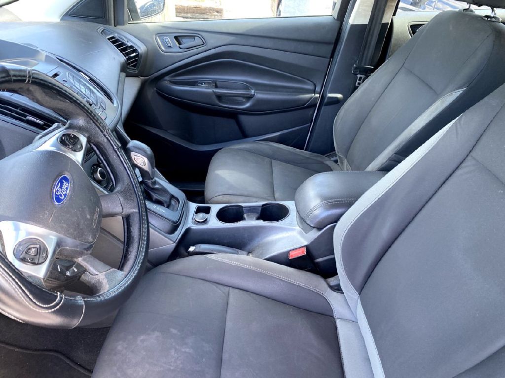 Photo 6 of this FORD ESCAPE