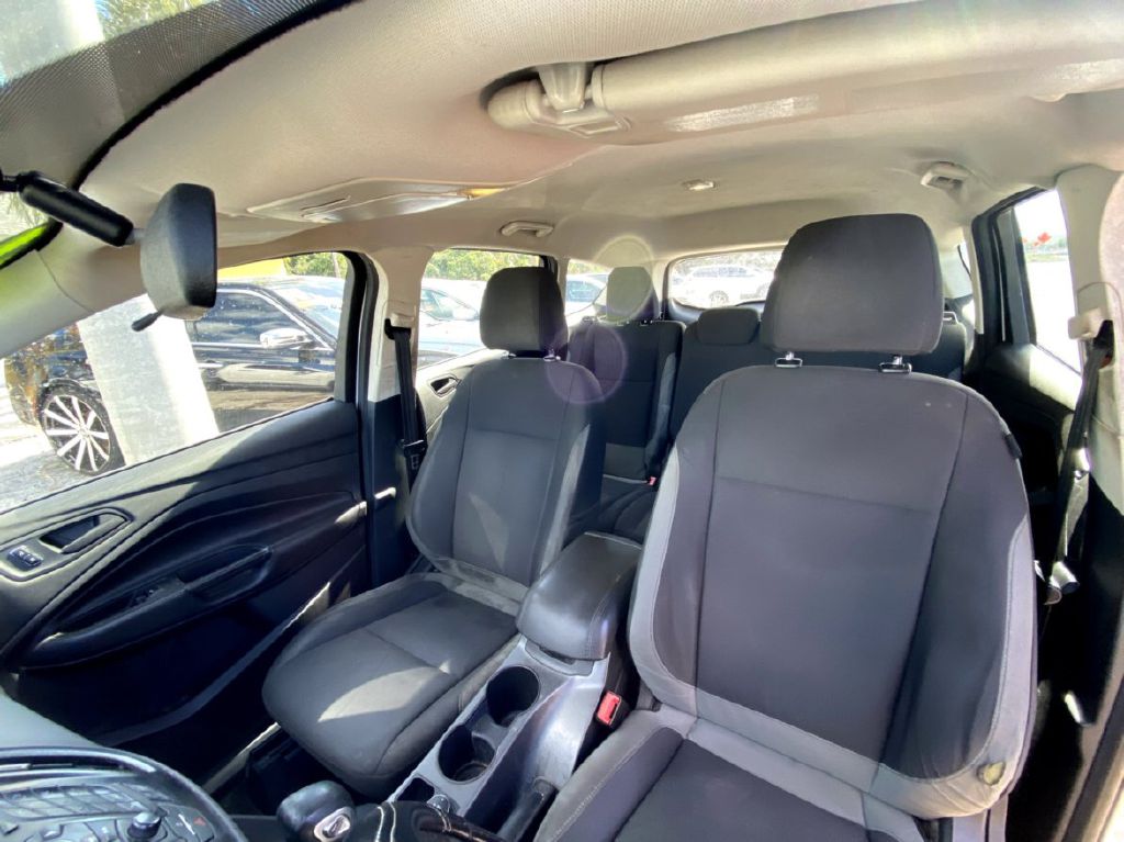 Photo 8 of this FORD ESCAPE