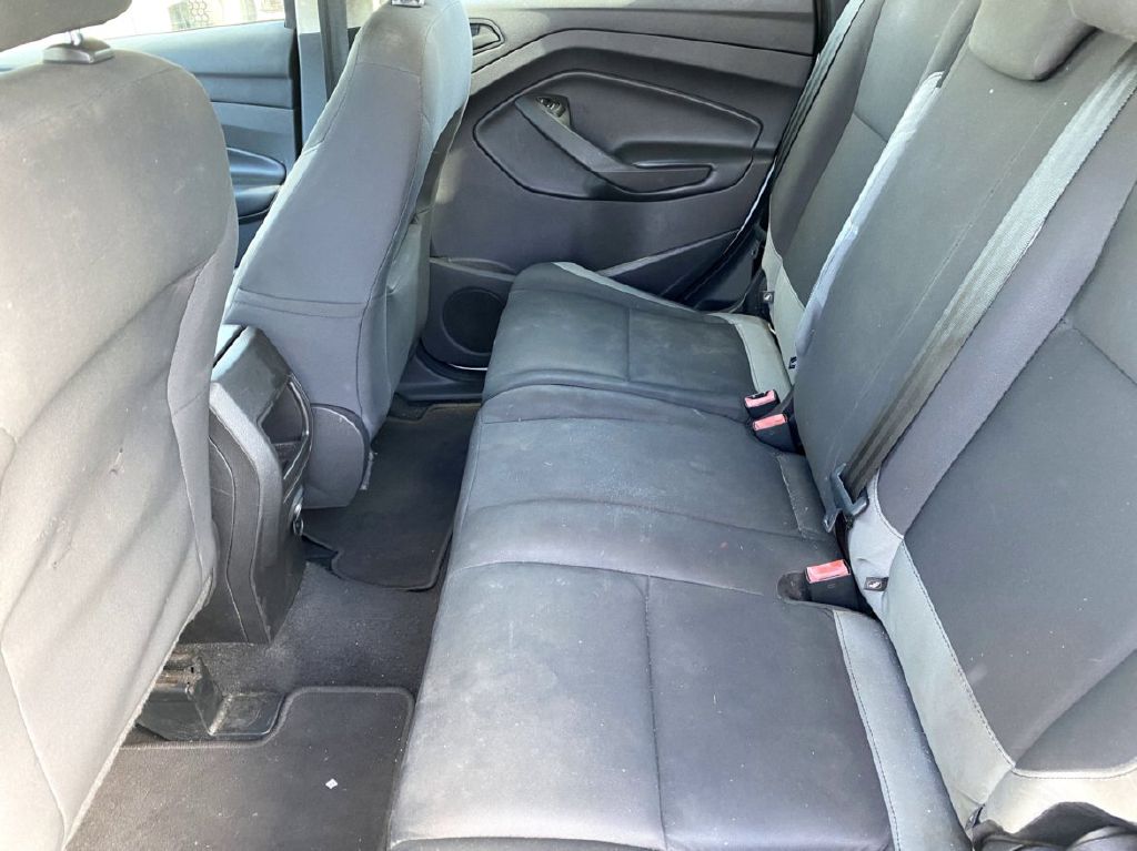 Photo 10 of this FORD ESCAPE