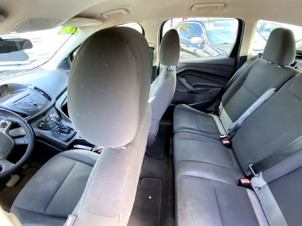 Photo 11 of this FORD ESCAPE