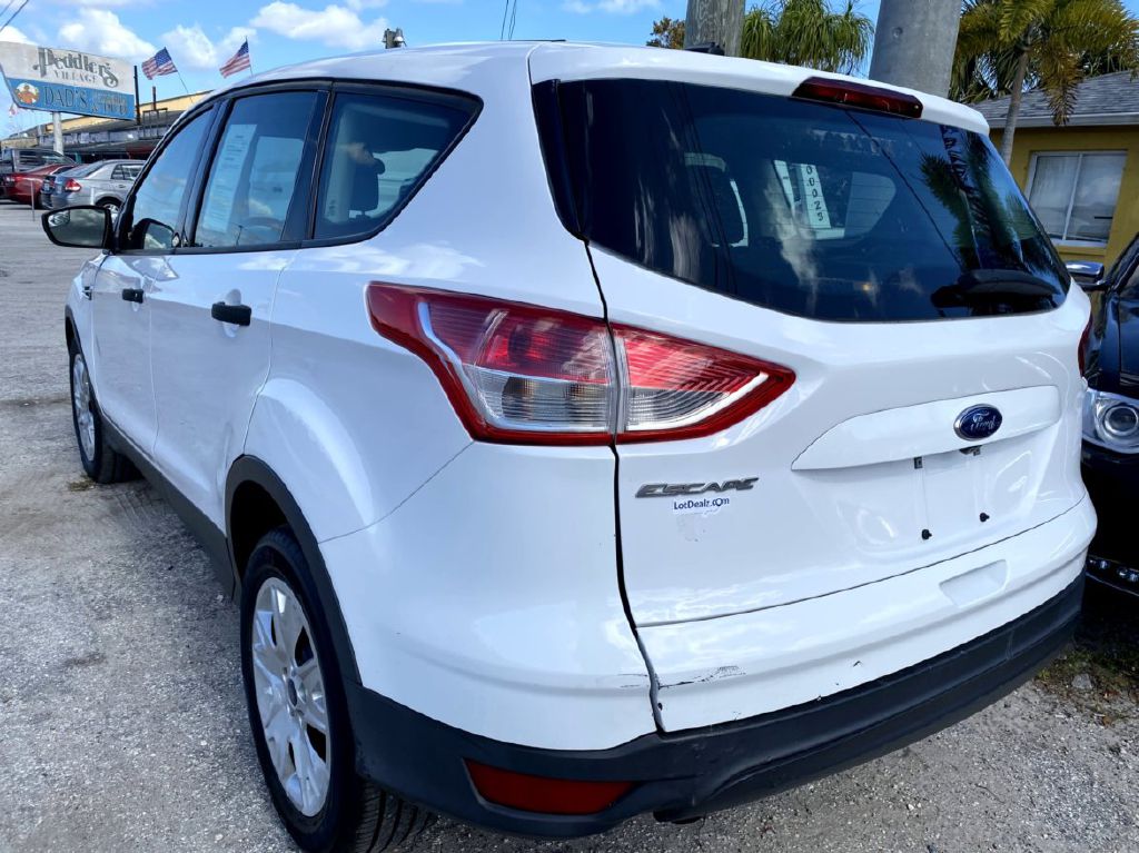 Photo 12 of this FORD ESCAPE
