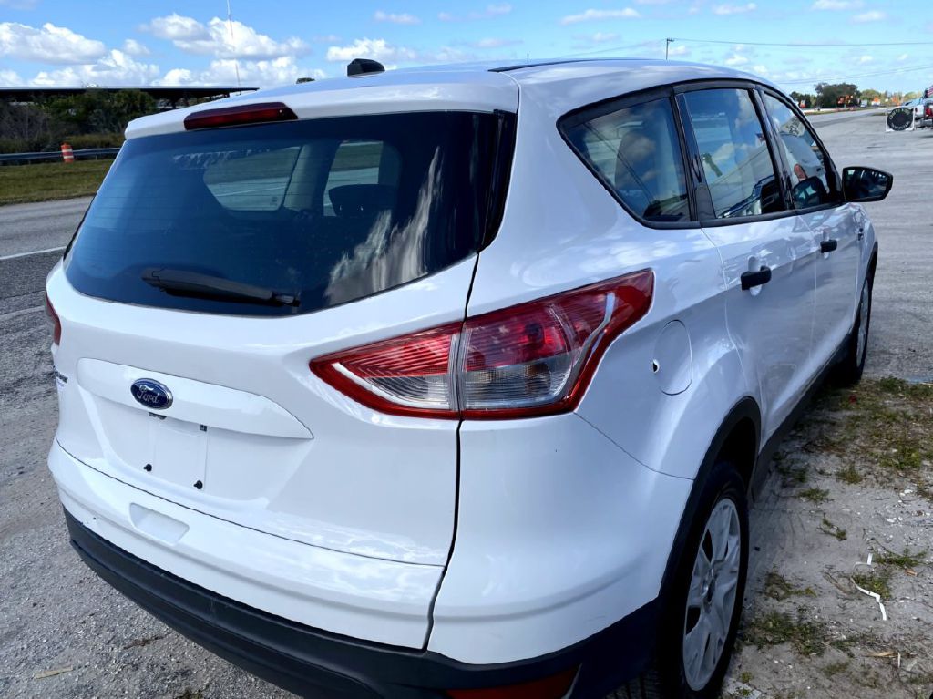 Photo 14 of this FORD ESCAPE