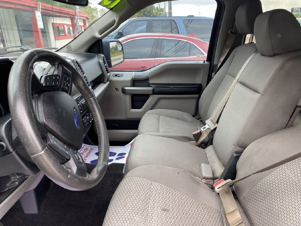 Photo 4 of this FORD F150