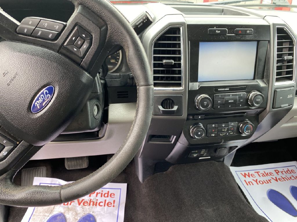 Photo 5 of this FORD F150