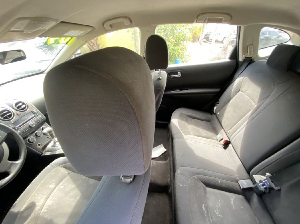 Photo 8 of this NISSAN ROGUE