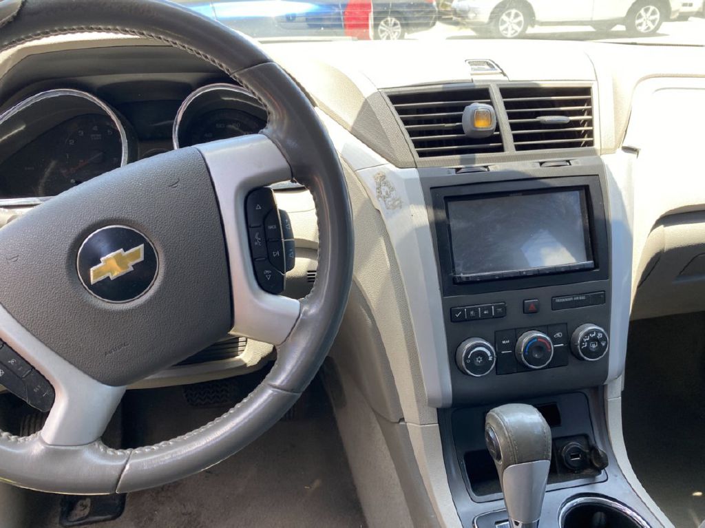 CHEVROLET TRAVERSE 2011 CHEVROLET TRAVERSE 1GNKVGED2BJ121082