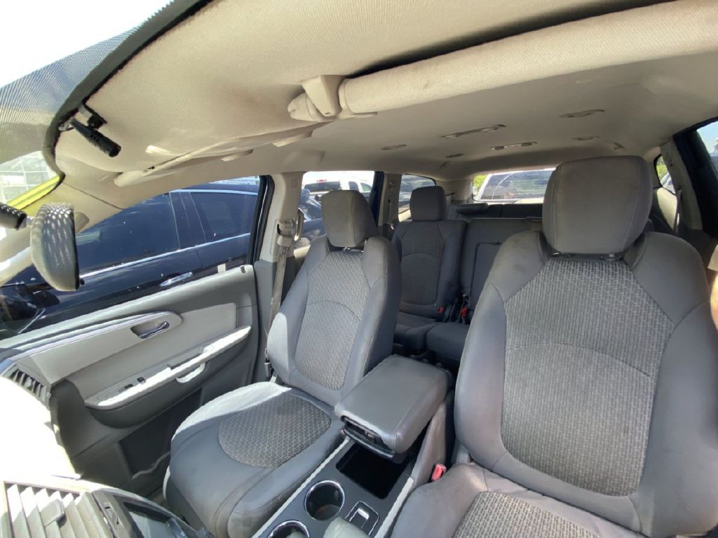 CHEVROLET TRAVERSE 2011 CHEVROLET TRAVERSE 1GNKVGED2BJ121082