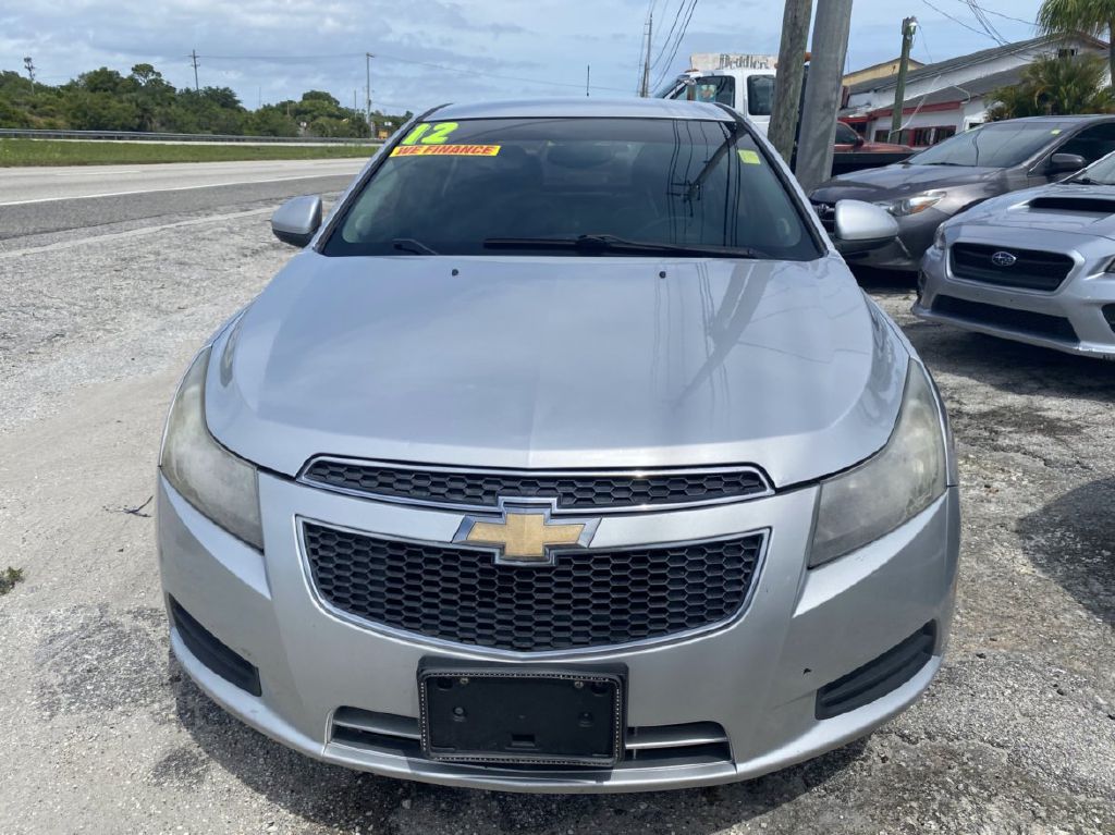Photo 2 of this CHEVROLET CRUZE