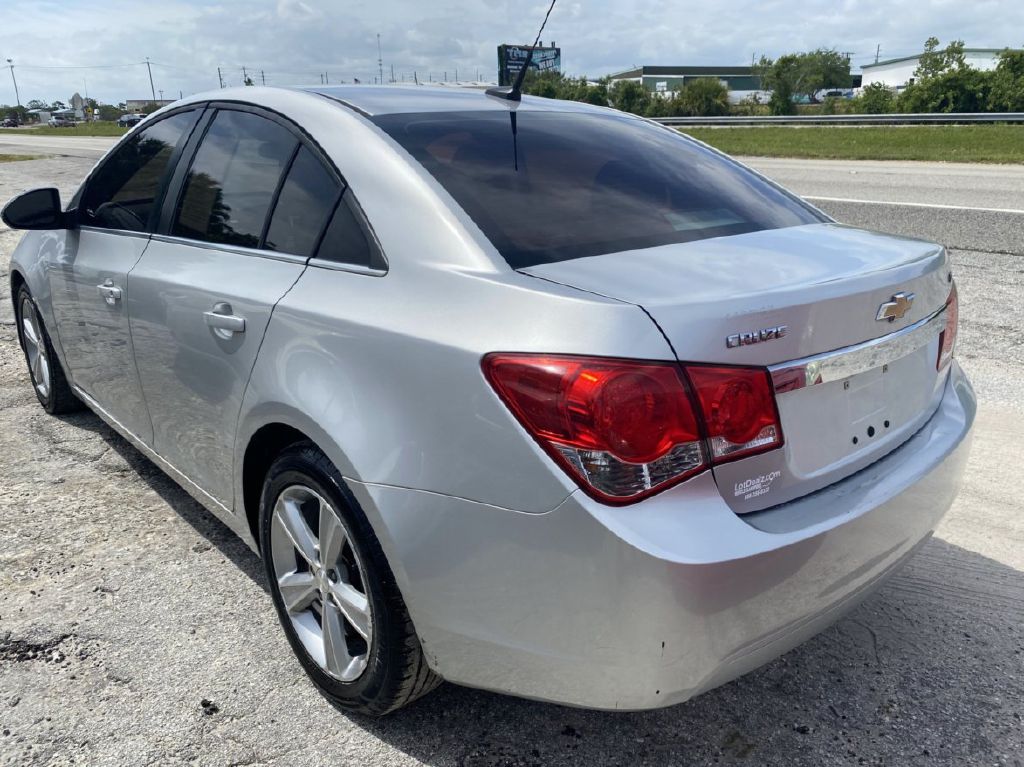 Photo 9 of this CHEVROLET CRUZE