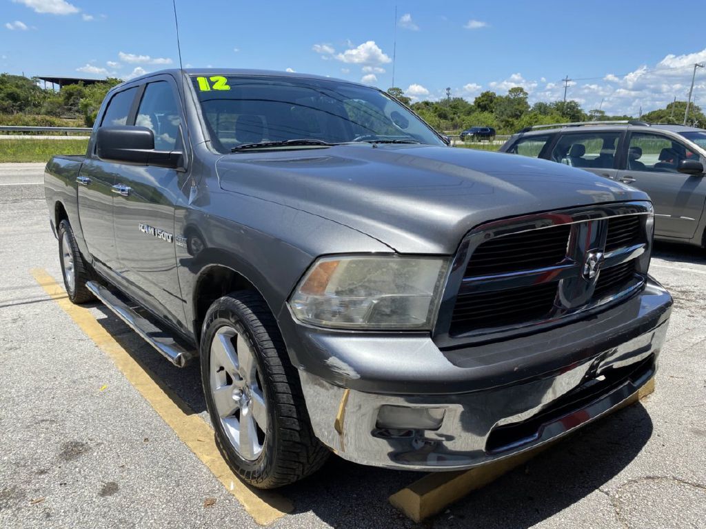 Photo 3 of this DODGE RAM 1500