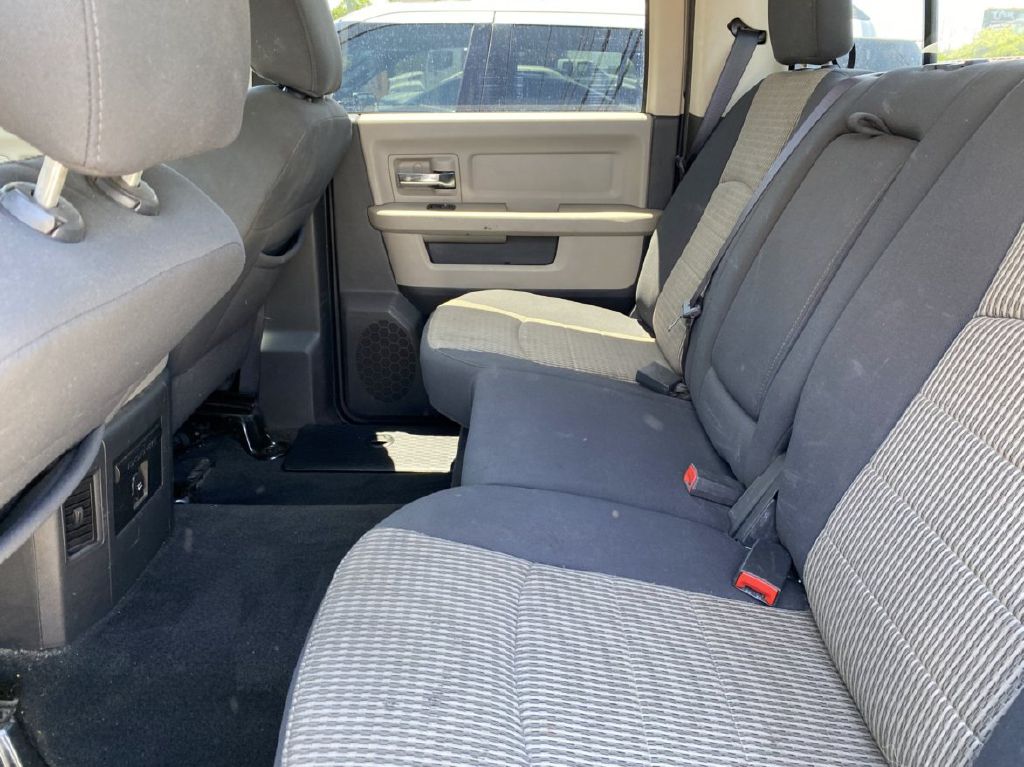 Photo 7 of this DODGE RAM 1500