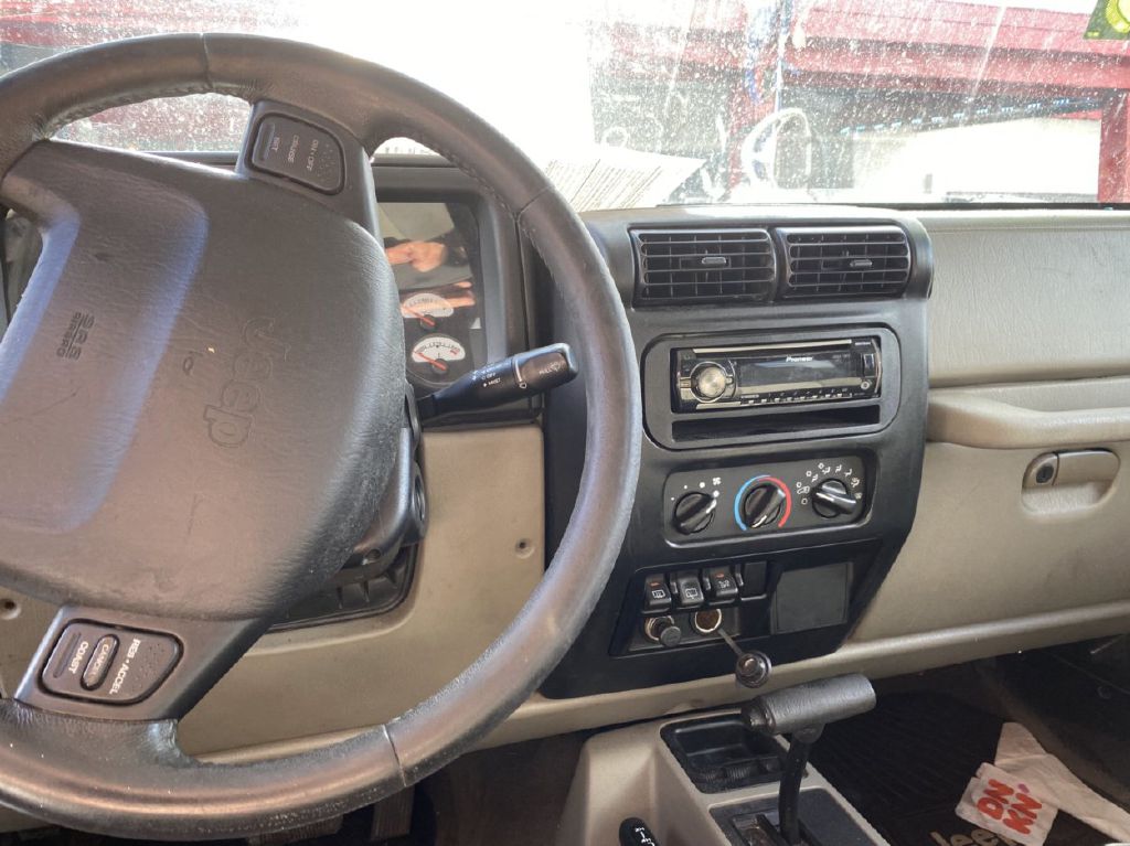 Photo 7 of this JEEP WRANGLER / TJ