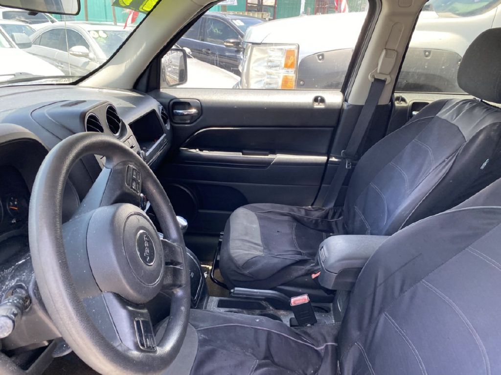 Photo 4 of this JEEP PATRIOT