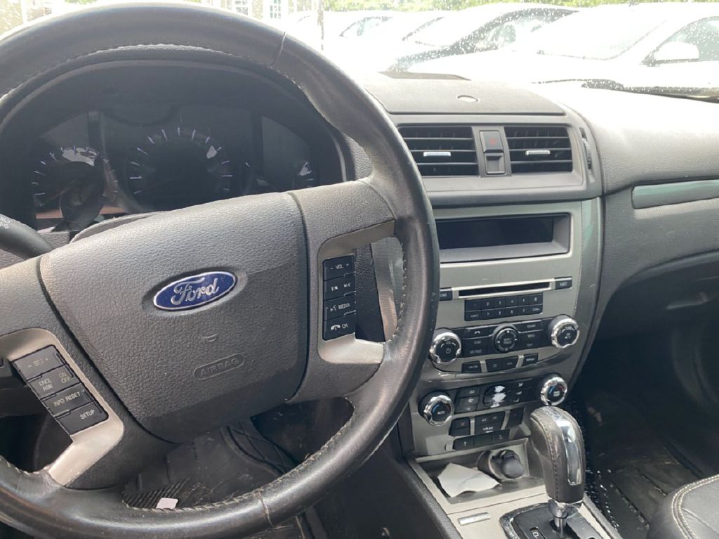 Photo 5 of this FORD FUSION