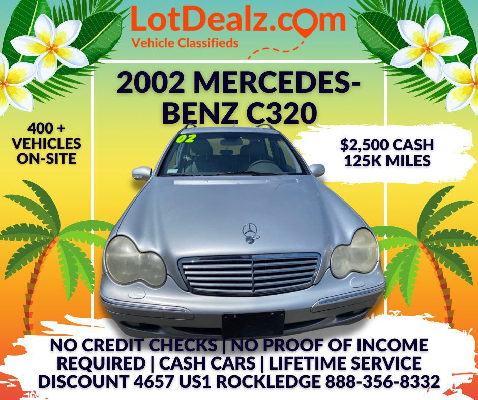 Photo 2 of this MERCEDES-BENZ C-CLASS