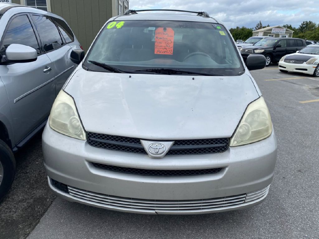 Photo 2 of this TOYOTA SIENNA