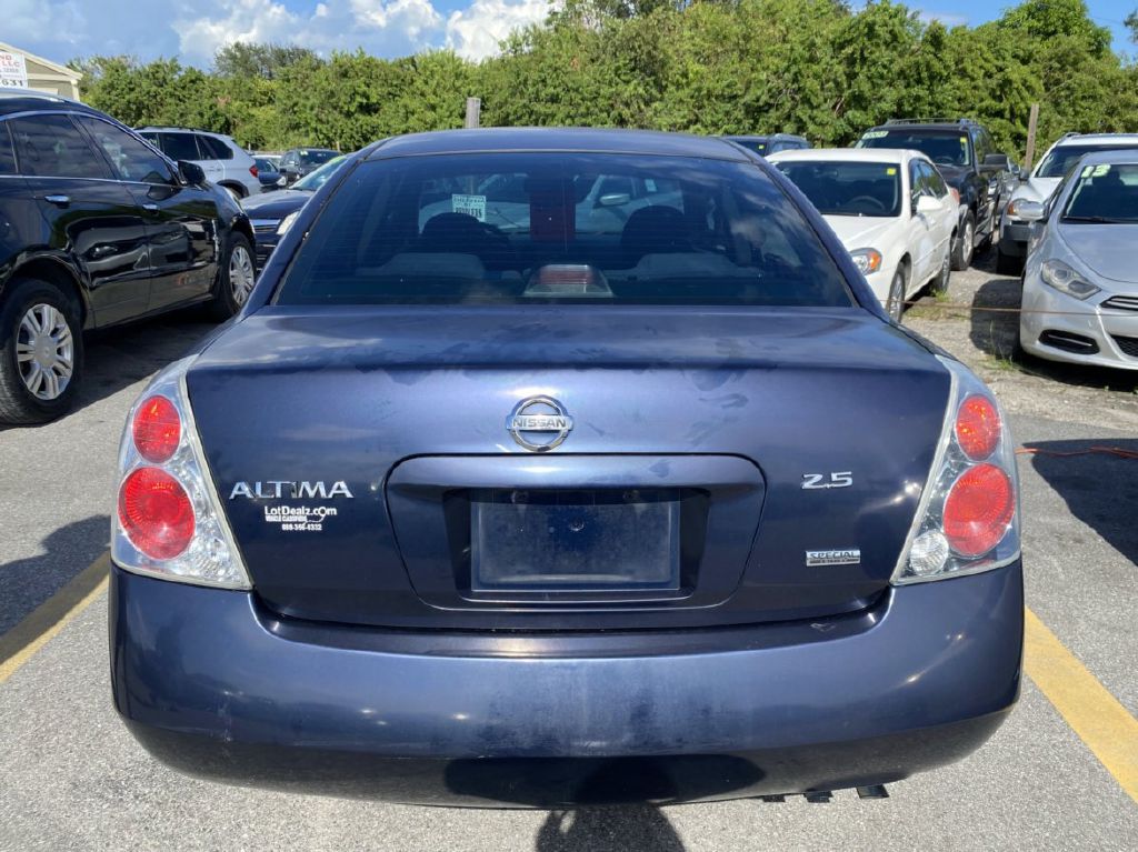 Photo 10 of this NISSAN ALTIMA