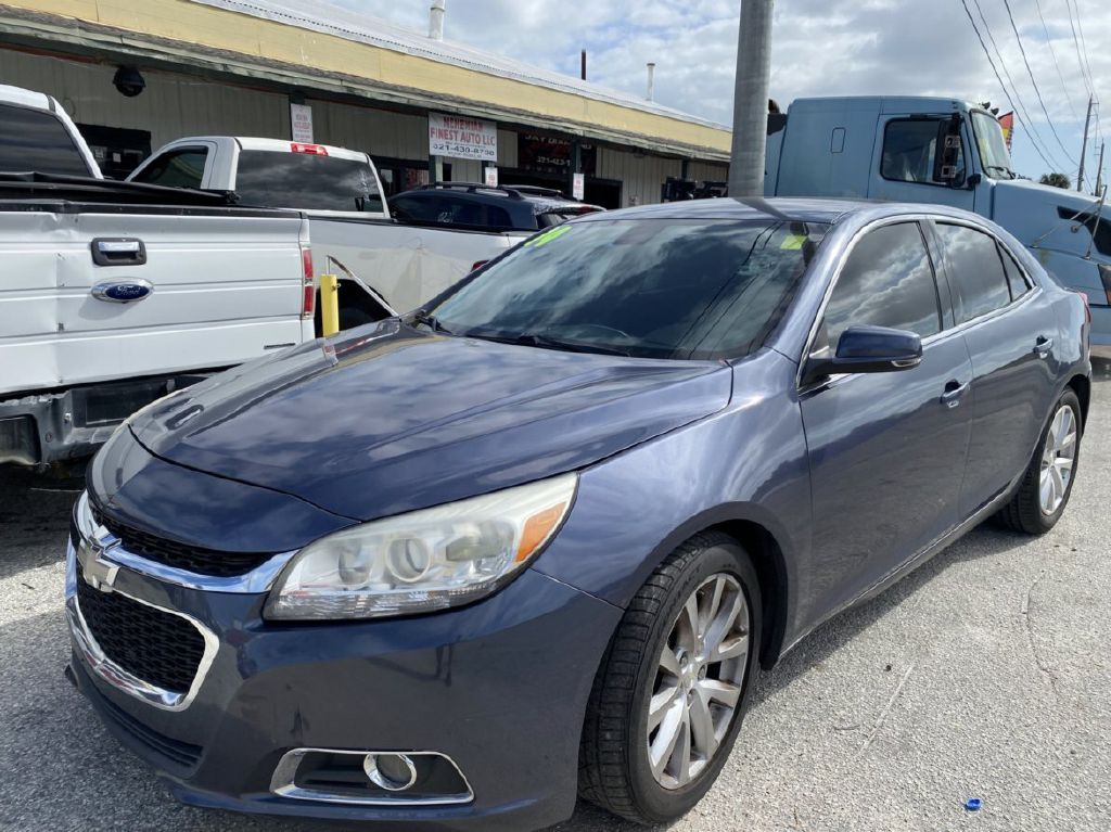Photo 3 of this CHEVROLET MALIBU