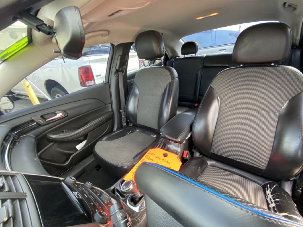 Photo 6 of this CHEVROLET MALIBU