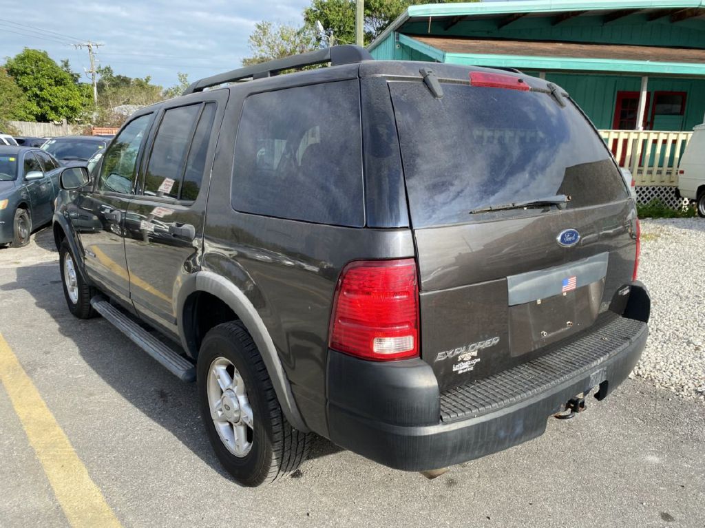 Photo 9 of this FORD EXPLORER
