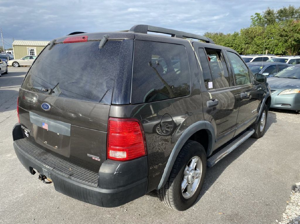 Photo 11 of this FORD EXPLORER