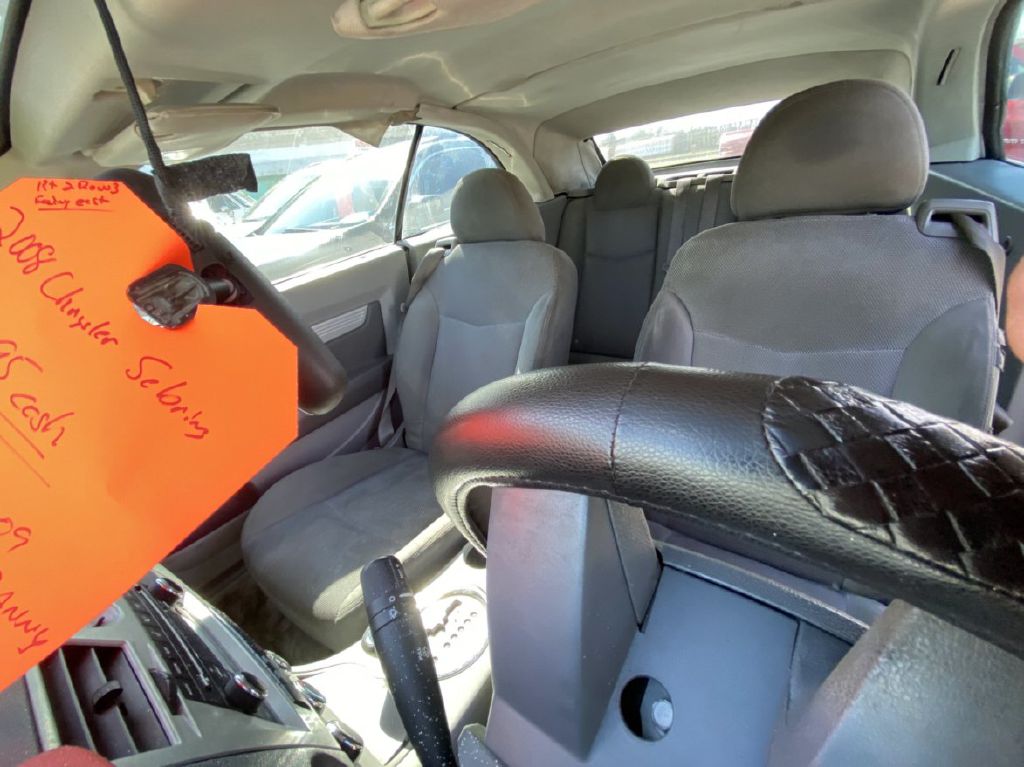 Photo 6 of this CHRYSLER SEBRING