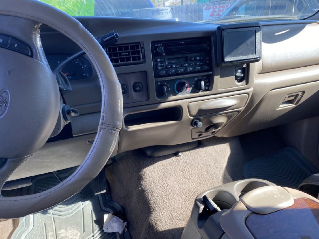 Photo 5 of this FORD EXCURSION