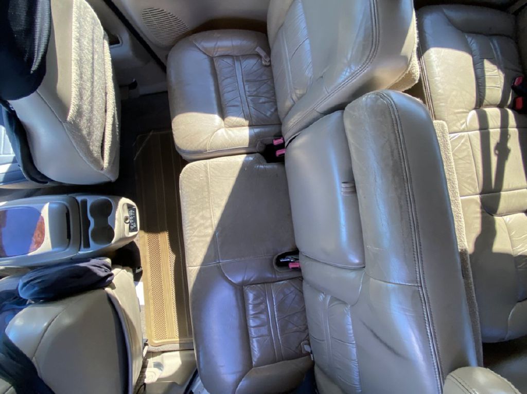 Photo 8 of this FORD EXCURSION