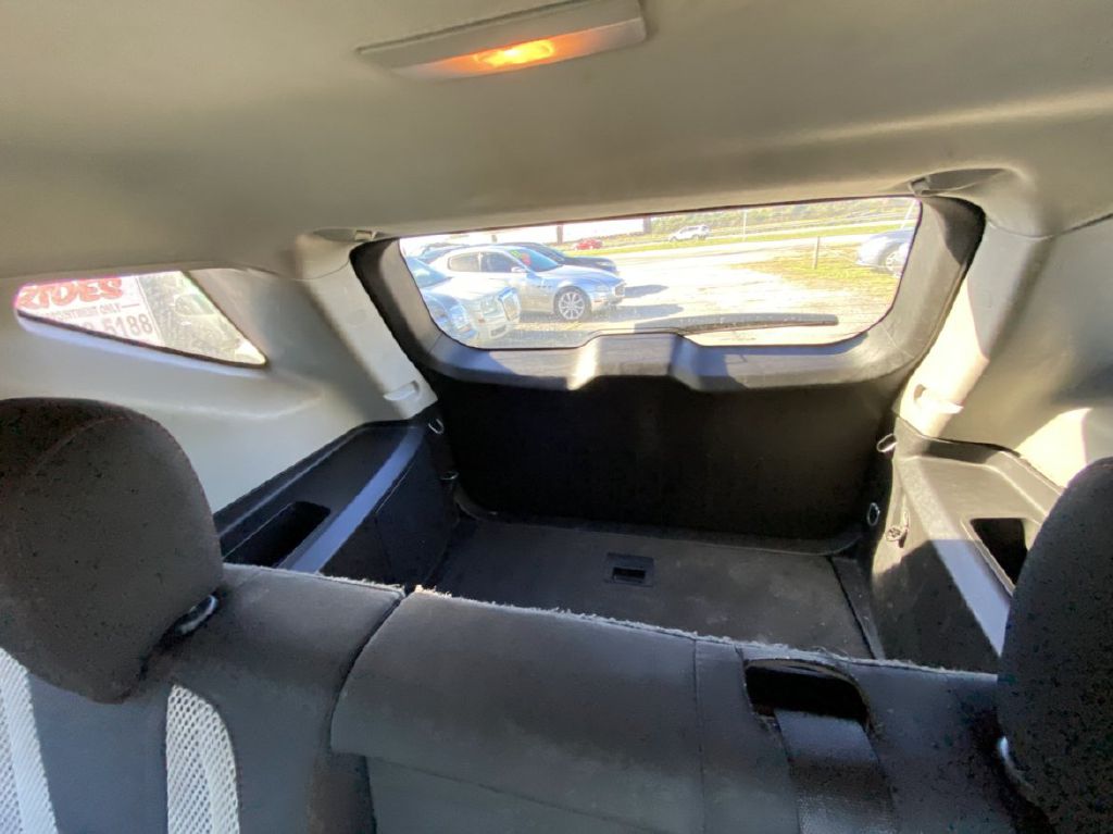 Photo 9 of this CHEVROLET EQUINOX