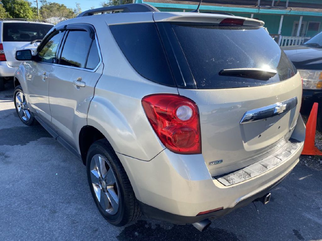 Photo 10 of this CHEVROLET EQUINOX