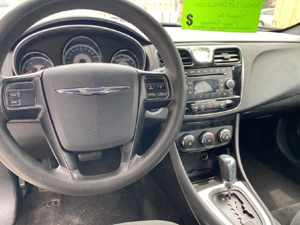 Photo 5 of this CHRYSLER 200