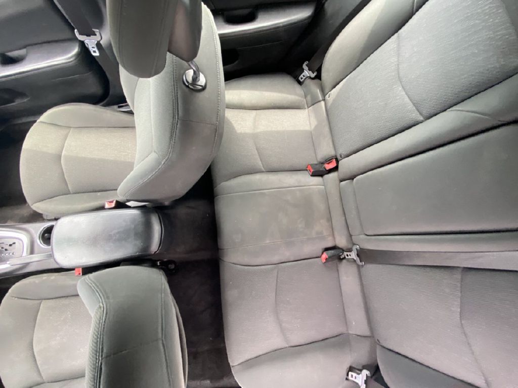 Photo 8 of this CHRYSLER 200