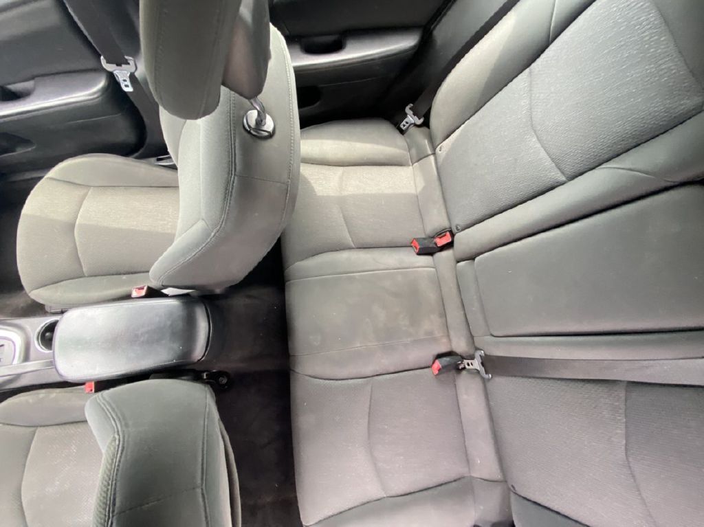 Photo 9 of this CHRYSLER 200