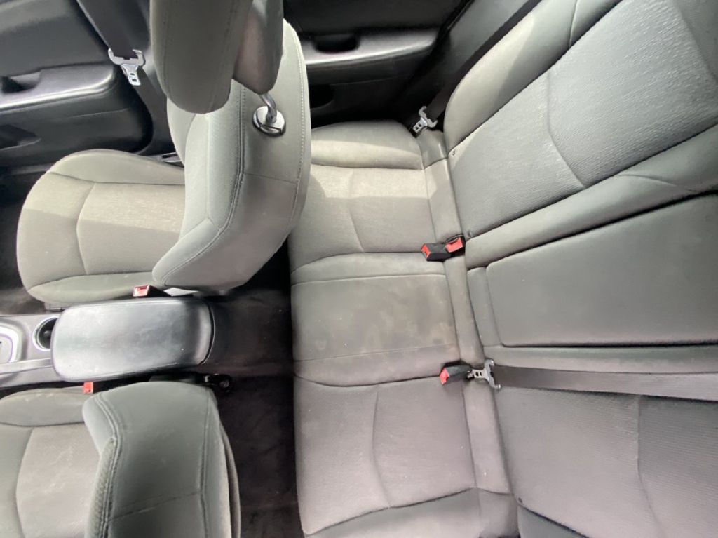Photo 10 of this CHRYSLER 200