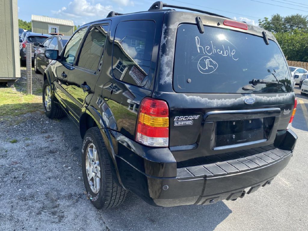 Photo 9 of this FORD ESCAPE