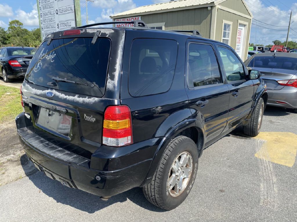 Photo 11 of this FORD ESCAPE