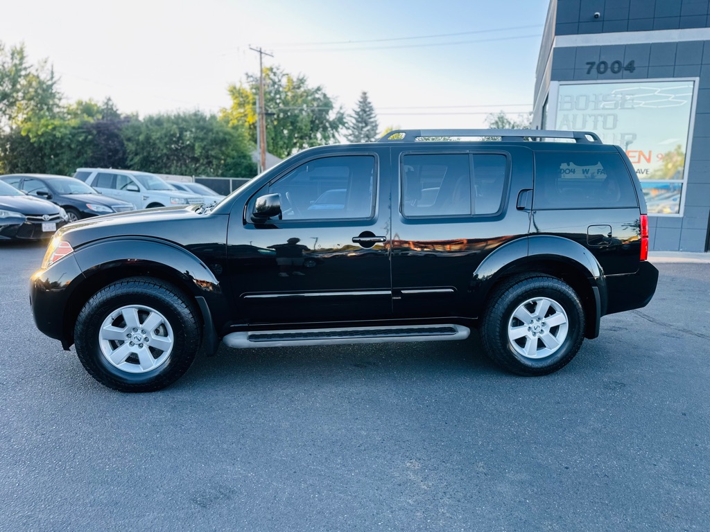 View vehicle photo 4