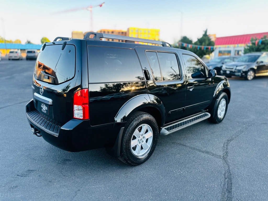 View vehicle photo 7