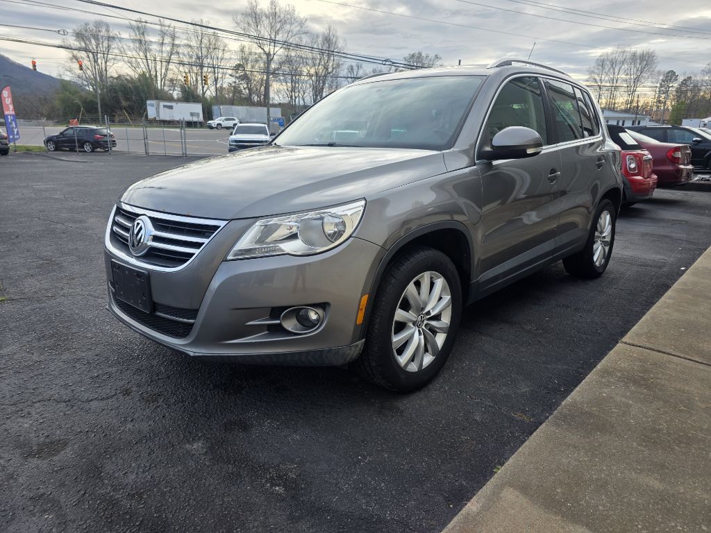 Photo 4 of this VOLKSWAGEN TIGUAN