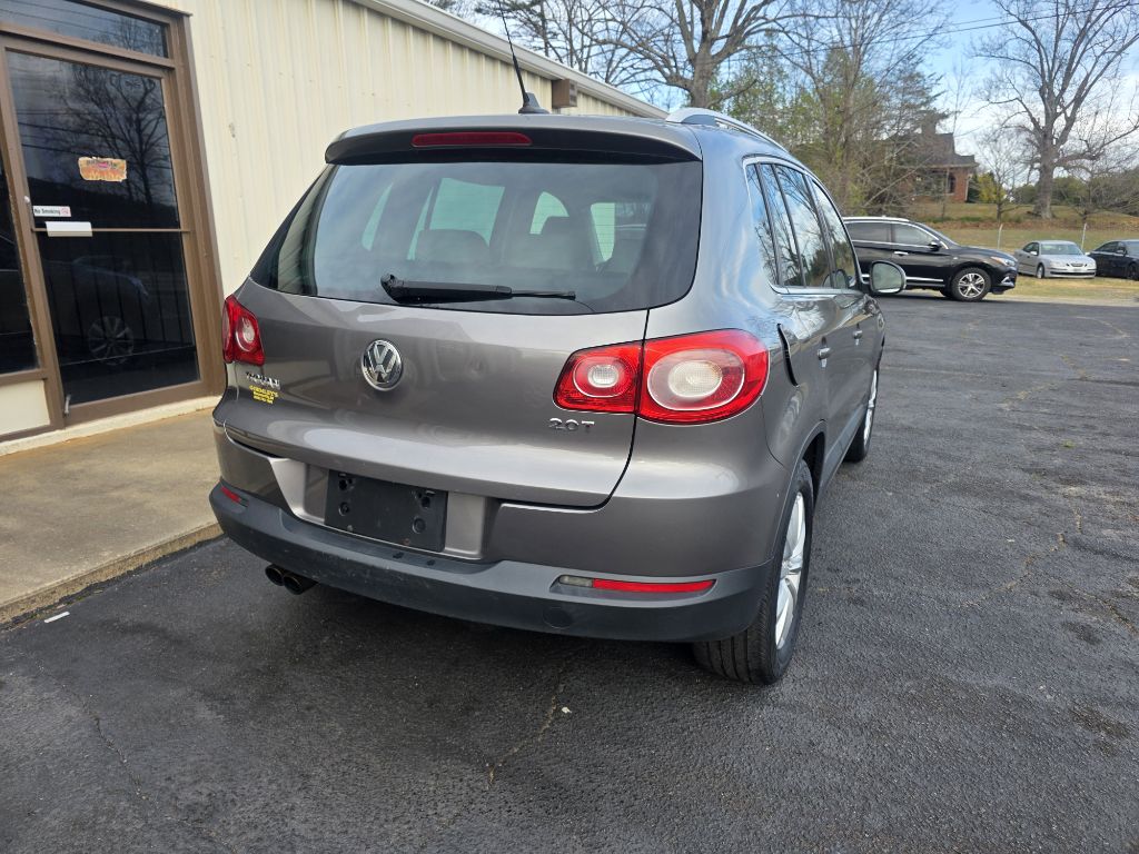 Photo 10 of this VOLKSWAGEN TIGUAN
