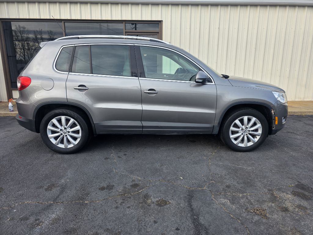 Photo 13 of this VOLKSWAGEN TIGUAN