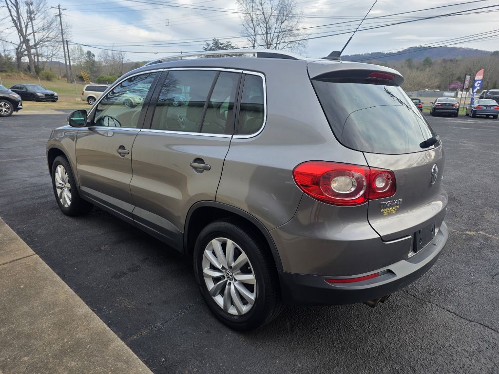 Photo 12 of this VOLKSWAGEN TIGUAN