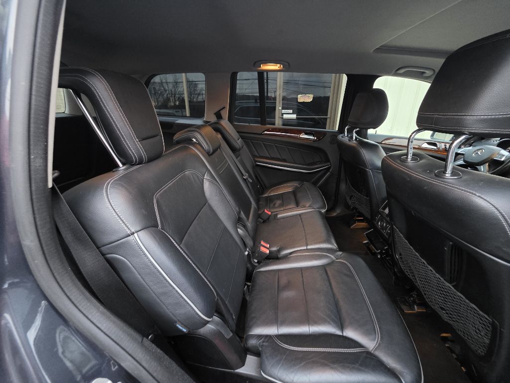 Photo 7 of this MERCEDES-BENZ GL