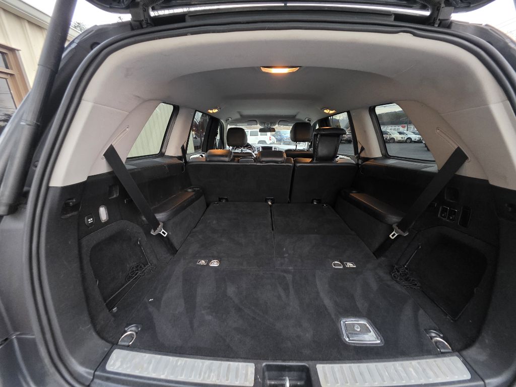 Photo 10 of this MERCEDES-BENZ GL